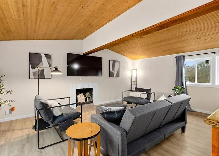 Comfort - 2bd Family Getaway In