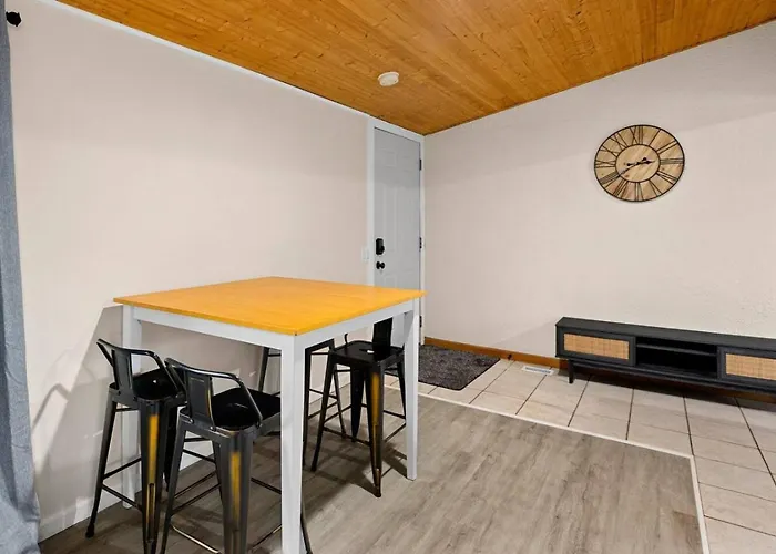 Comfort - 2bd Family Getaway In